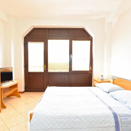 Apartment Fuer 4 Personen Ca 46 Qm In Rovinj-cocaletto, Istrien Istrische Riviera *
